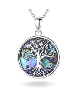 collier en argent avec un arbre de vie au centre