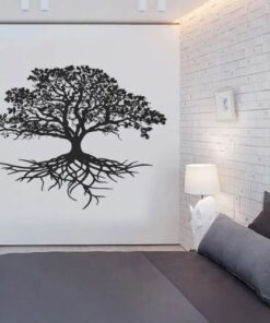 chambre avec un mur et un stickers arbre de vie noir