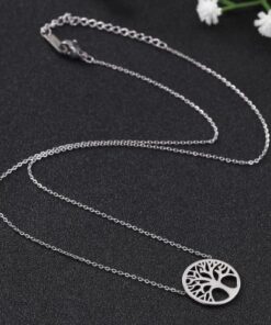 collier arbre de vie en acier avec une longue chaine