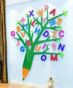 sticker arbre de vie vert pour enfant avec des lettres alphabets de couleurs